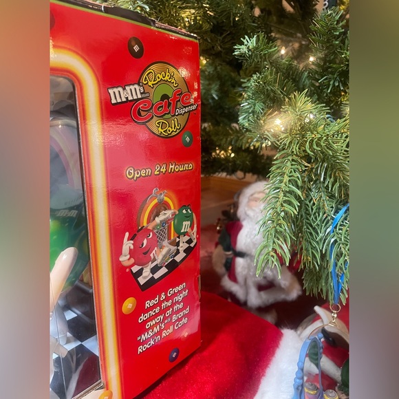 Vintage M&M Candy Dispenser – Late 90s/Early 2000s Collectible! - Picture 4 of 6